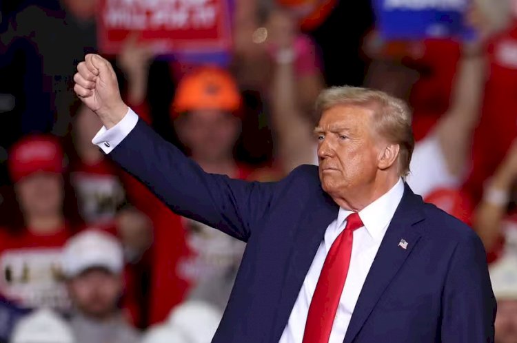 Donald Trump é eleito presidente dos EUA com vitória expressiva.